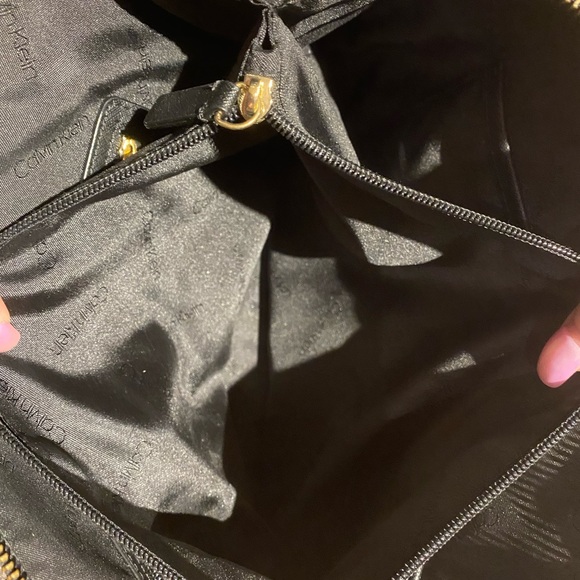 Calvin Klein - Picture 3 of 4